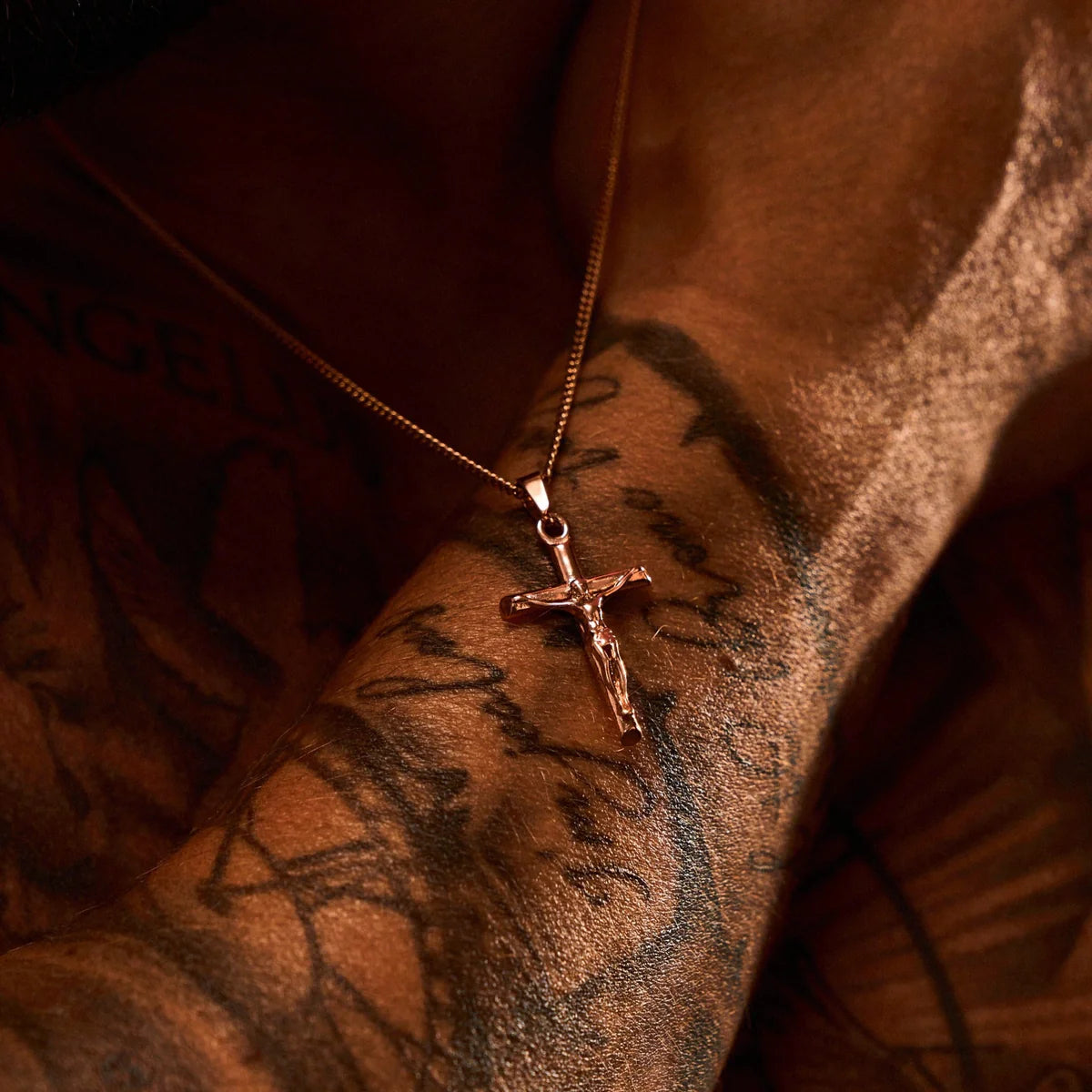 Crucify Pendant Rose Gold